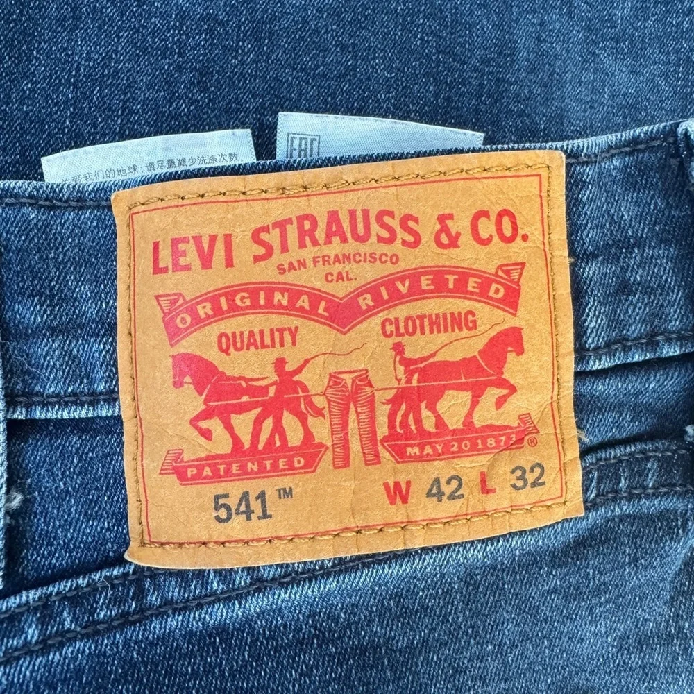 Levi’s Men’s Blue Jeans | Size 42x32 | Impeccable Condition - Picture 3 of 6